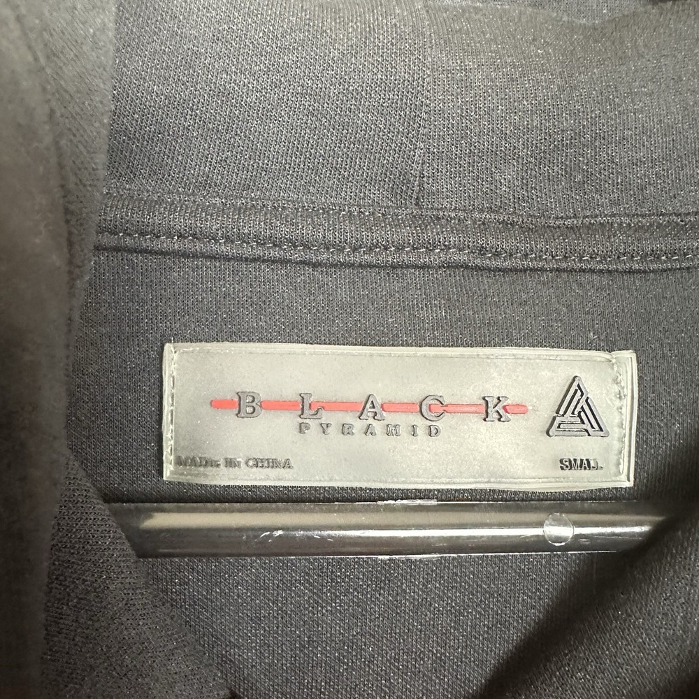 Black Pyramid By Chris Brown Graphic Hoodie‎ Black Red Mens Sz Small Streetwear - Picture 6 of 7